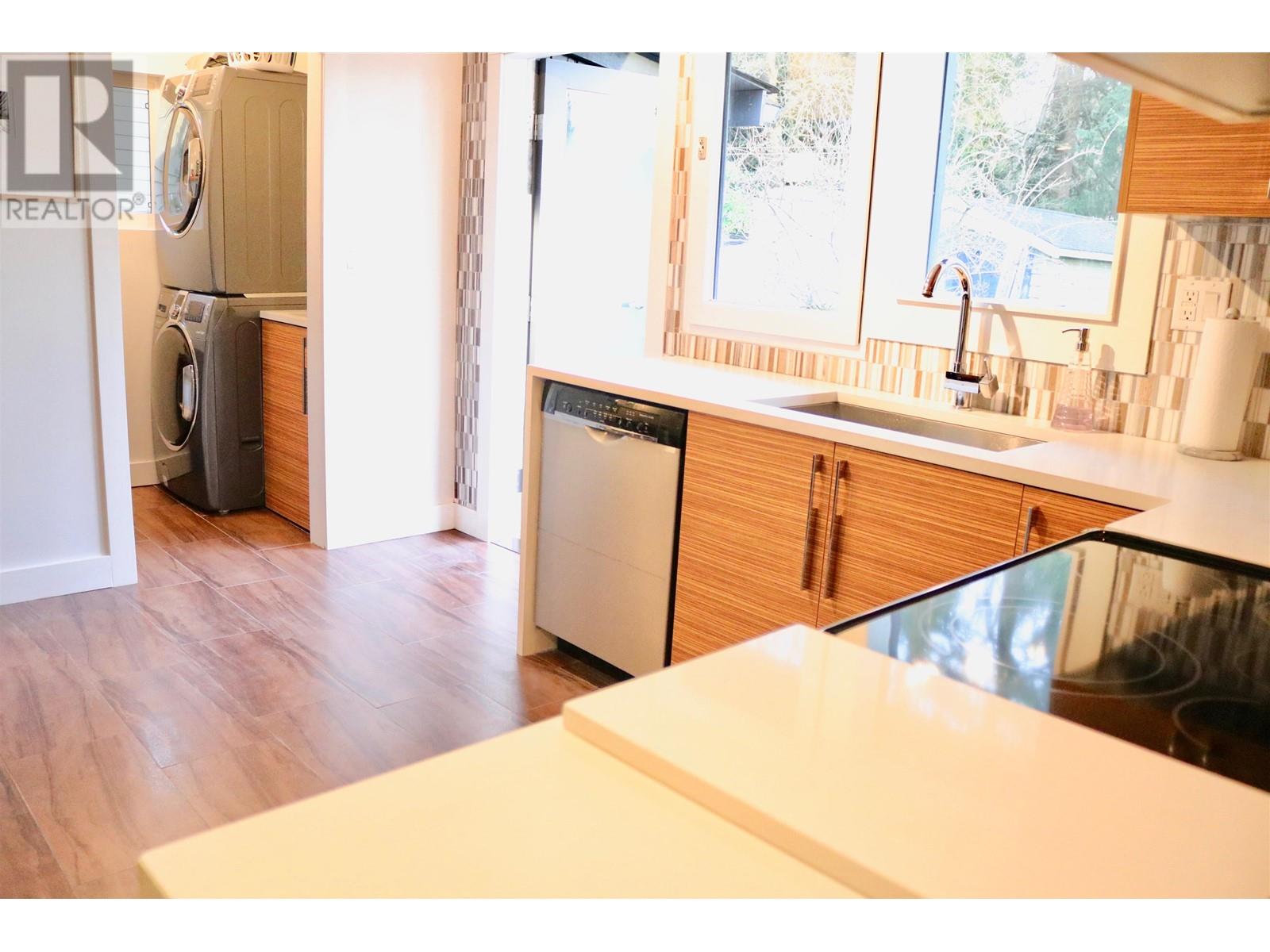 553 W 24 Street, North Vancouver, British Columbia  V7M 2E2 - Photo 18 - R2859057
