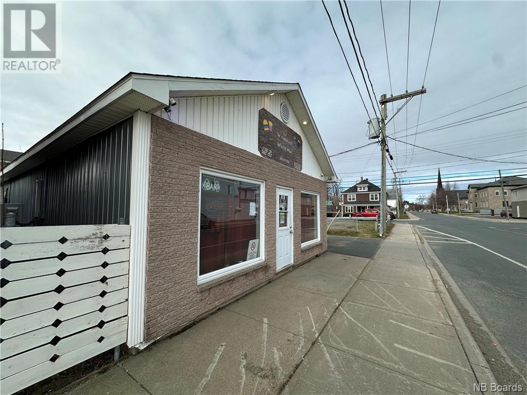 208 St Andrew Street, Bathurst, New Brunswick  E2A 1C3 - Photo 4 - NB096760