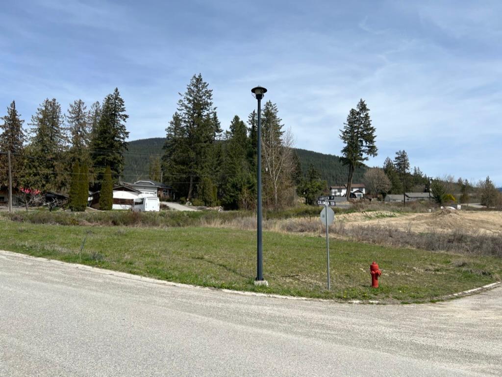 1014 Hawkview Drive, Creston, British Columbia  V0B 1G3 - Photo 1 - 2475374