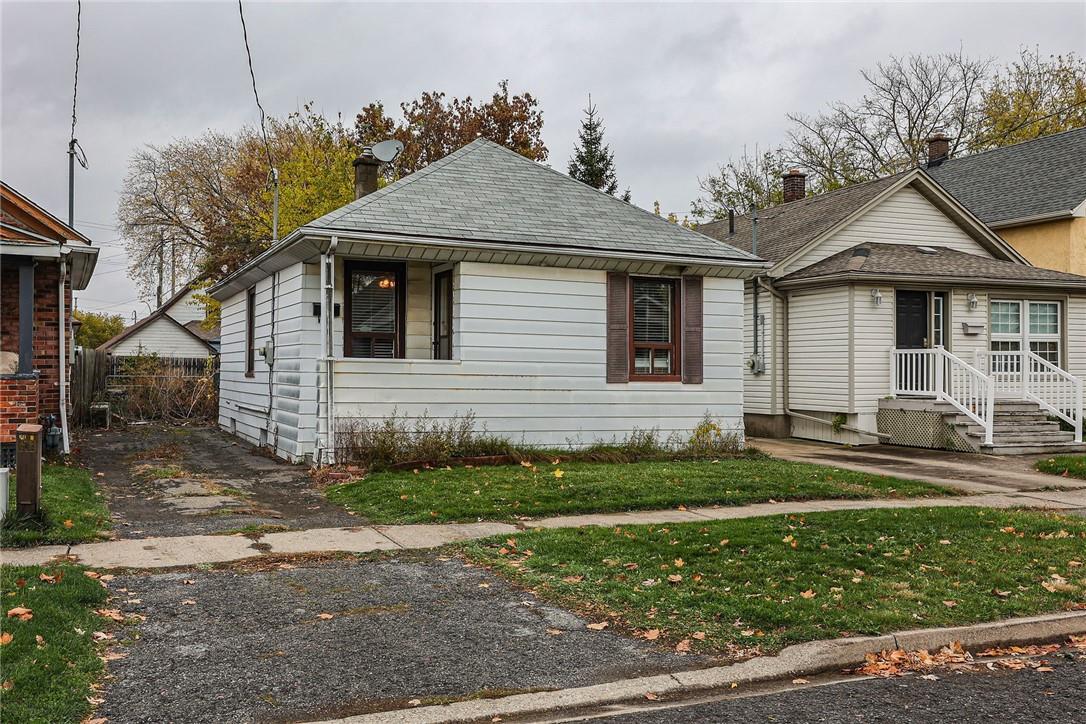 21 Trapnell Street, St. Catharines, Ontario  L2R 1B1 - Photo 1 - H4187744
