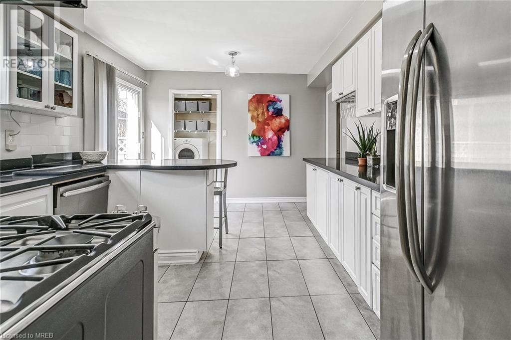 2878 Strata Court, Mississauga, Ontario  L5N 6K5 - Photo 7 - 40553889