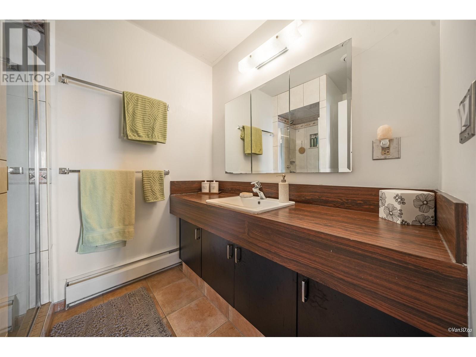 4880 Skyline Dr, North Vancouver, British Columbia  V7R 3J3 - Photo 30 - R2859379