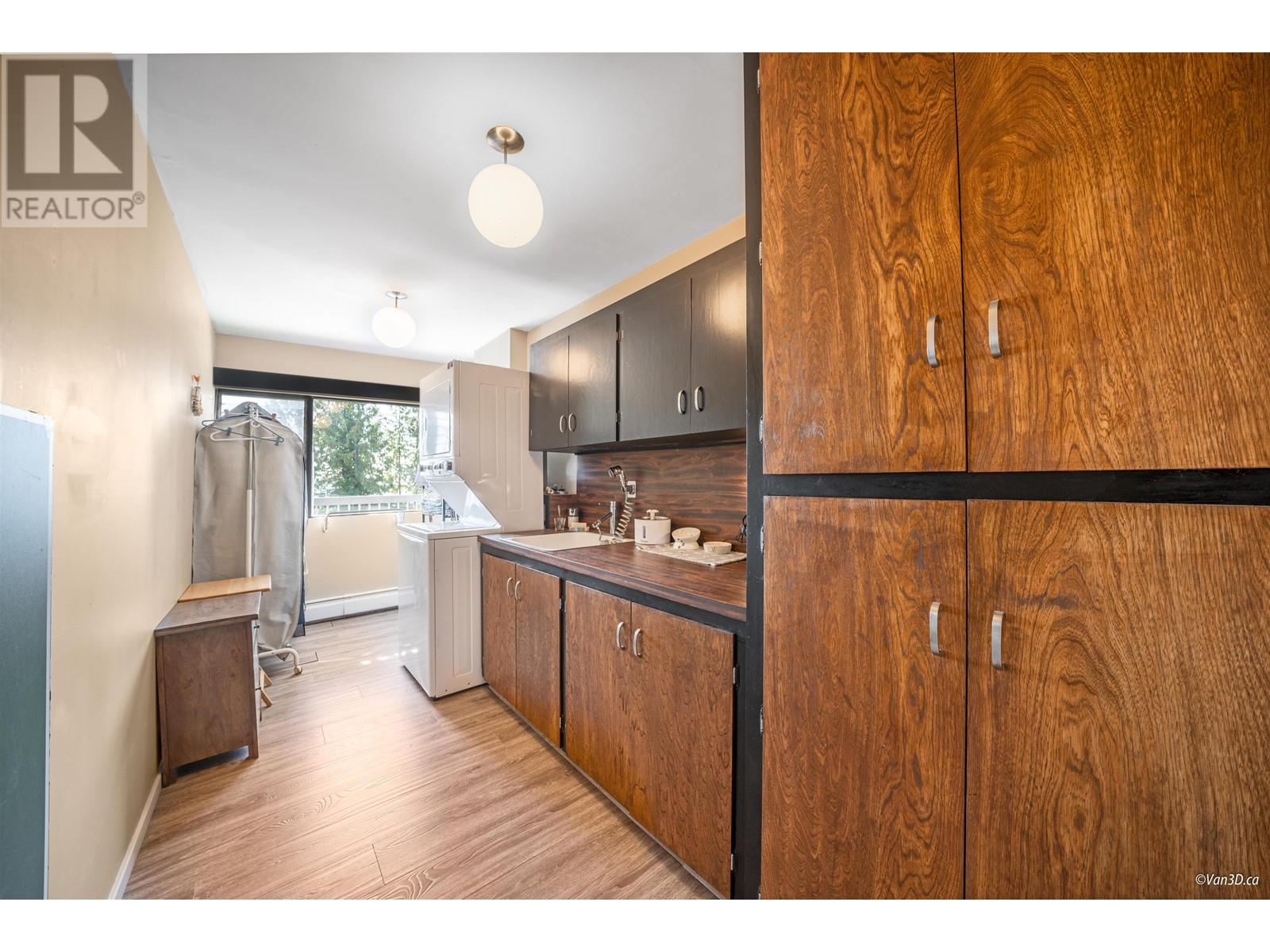 4880 Skyline Dr, North Vancouver, British Columbia  V7R 3J3 - Photo 31 - R2859379