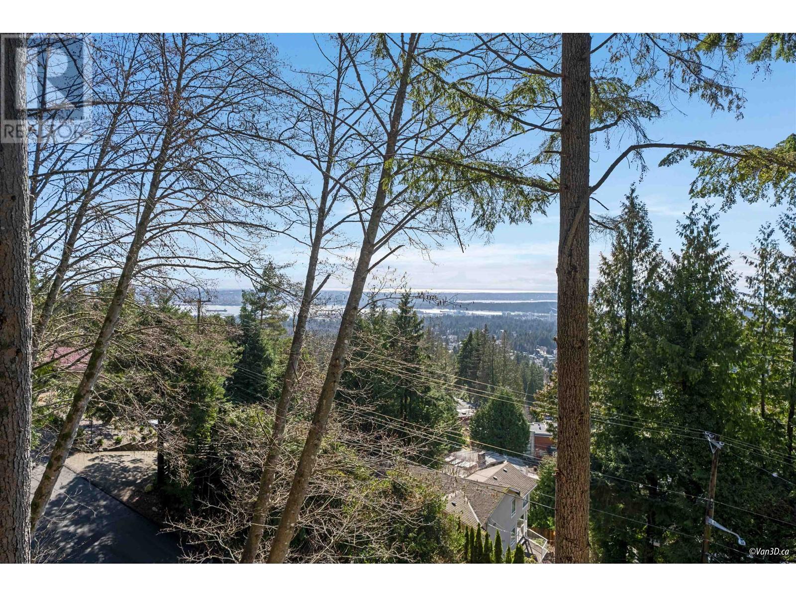 4880 Skyline Dr, North Vancouver, British Columbia  V7R 3J3 - Photo 38 - R2859379