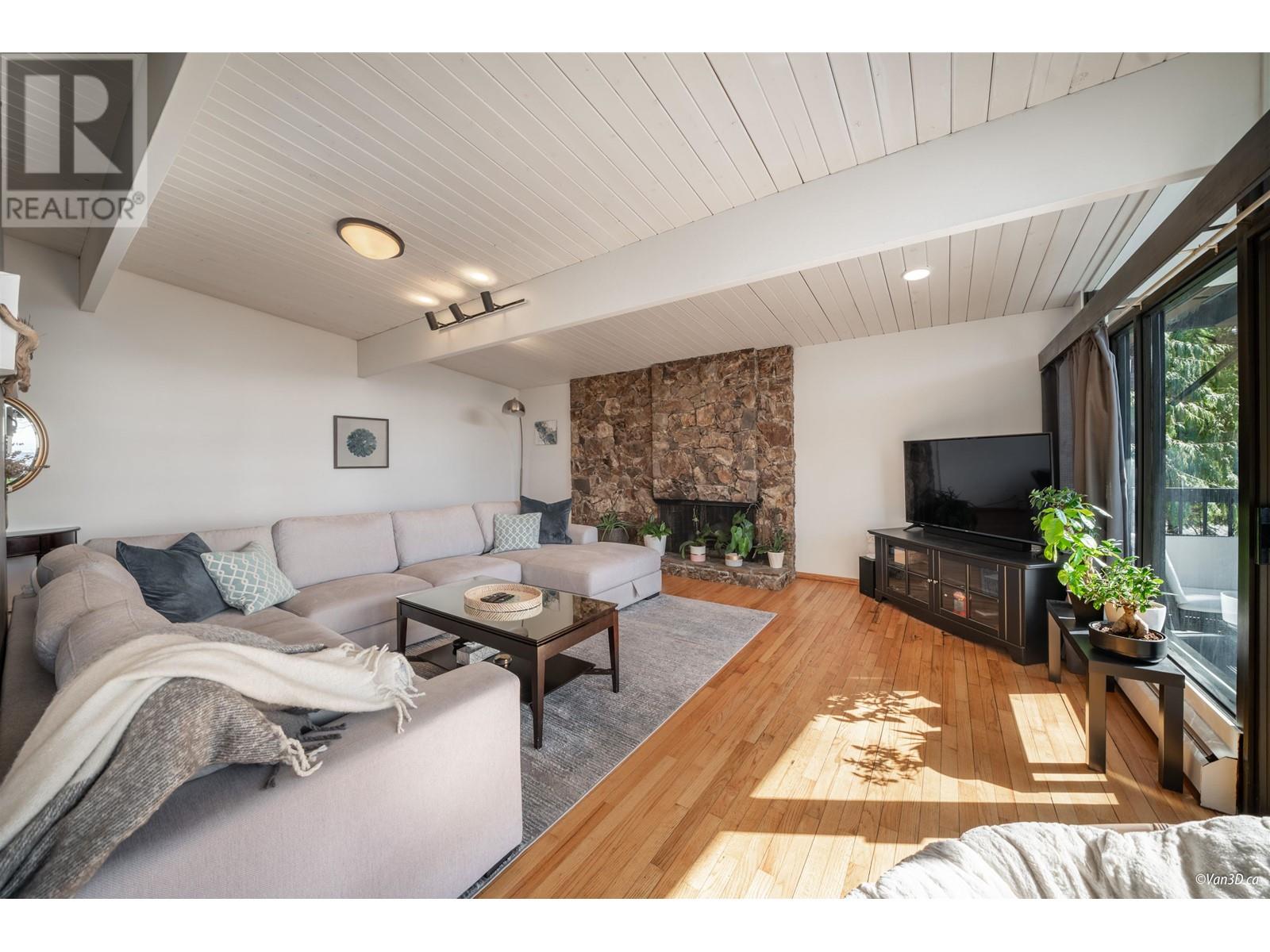 4880 Skyline Dr, North Vancouver, British Columbia  V7R 3J3 - Photo 5 - R2859379
