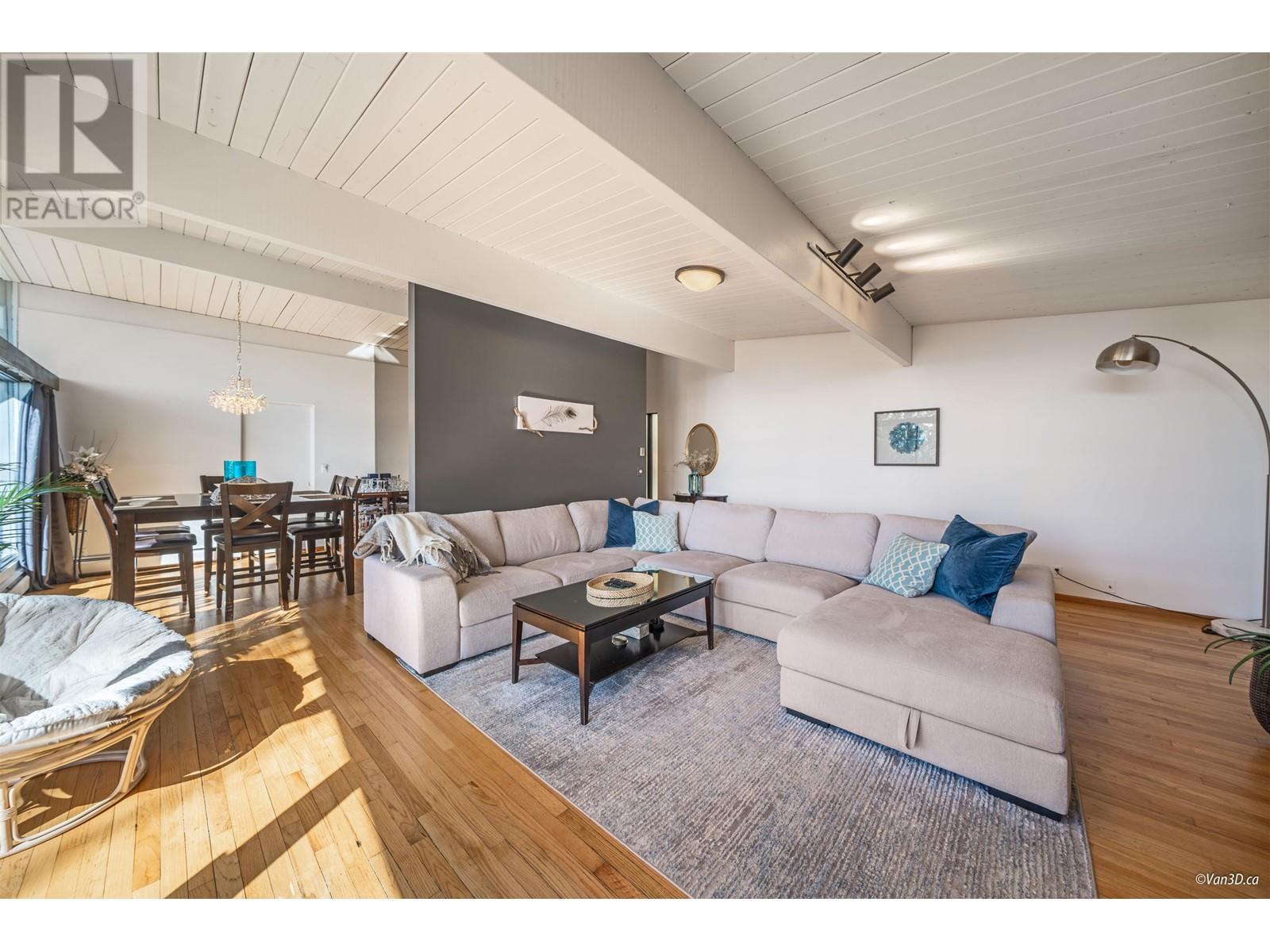 4880 Skyline Dr, North Vancouver, British Columbia  V7R 3J3 - Photo 6 - R2859379