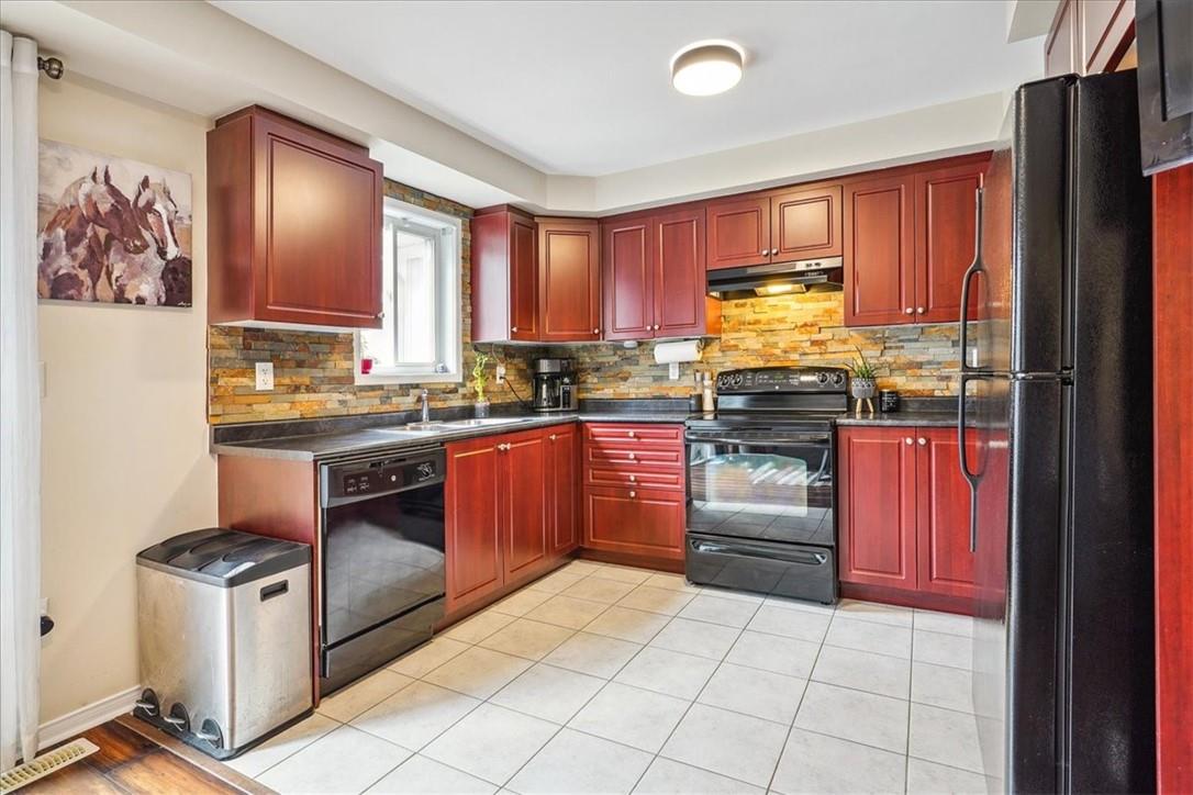 8 Bradley Avenue W, Unit #10, Binbrook, Ontario  L0R 1C0 - Photo 12 - H4187930