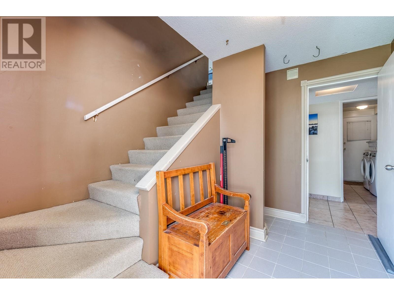 3721 Killarney Street, Port Coquitlam, British Columbia  V3B 3G5 - Photo 3 - R2859509