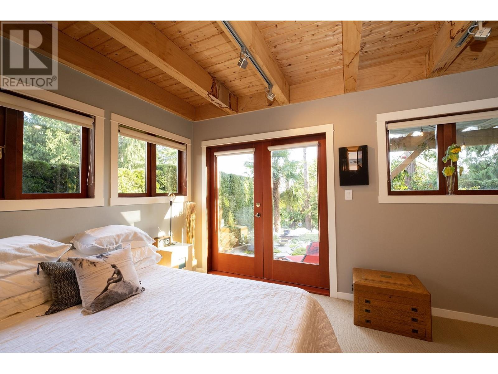557 Central Avenue, Gibsons, British Columbia  V0N 1V1 - Photo 26 - R2859518