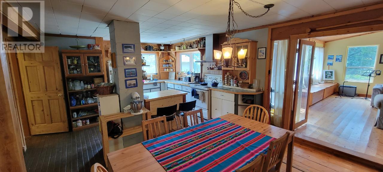 412 Richie Road, Clearwater, British Columbia  V0E 1N2 - Photo 11 - 177189