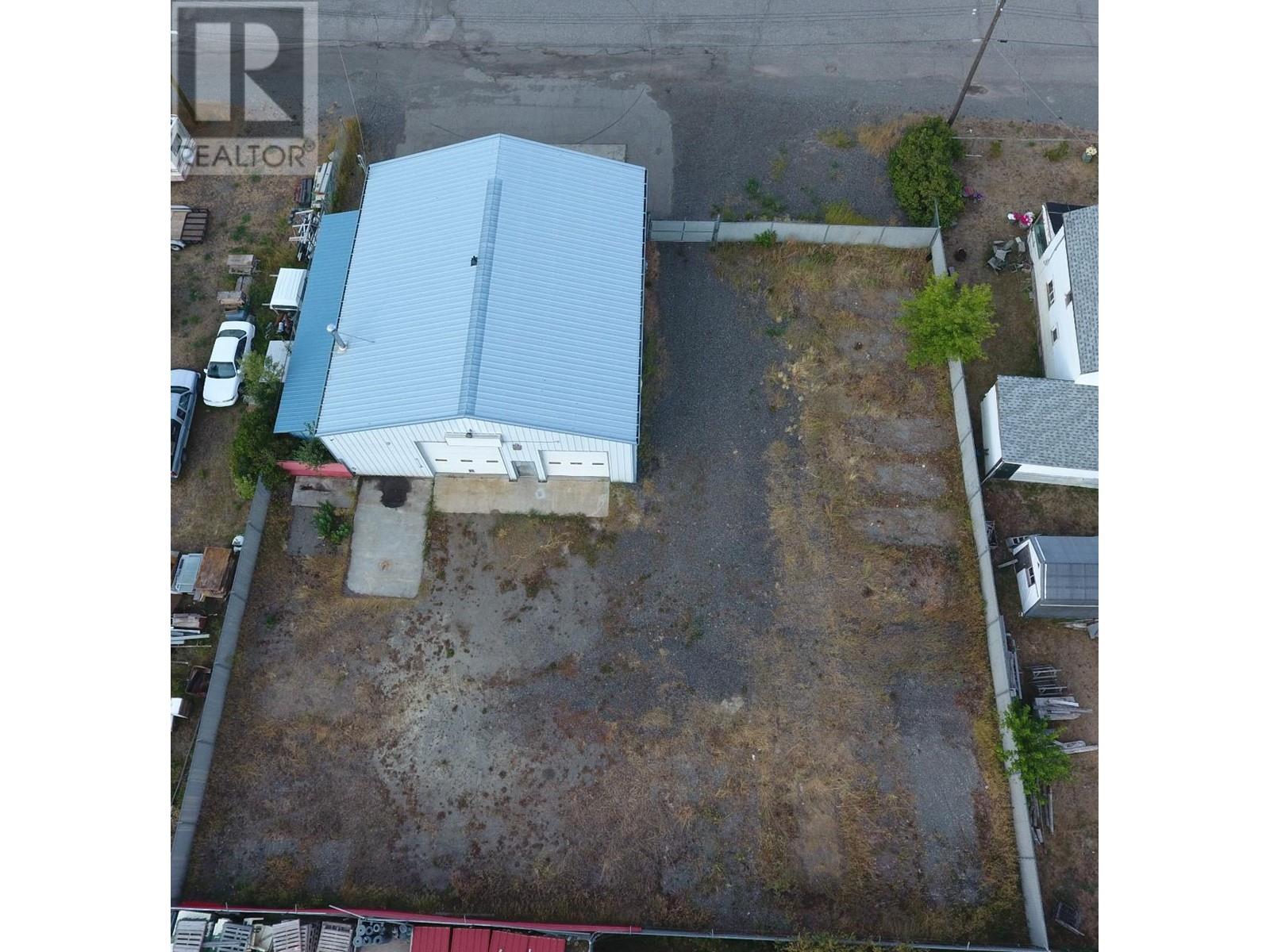 311 Smith Ave, Clinton, British Columbia   - Photo 3 - 177198