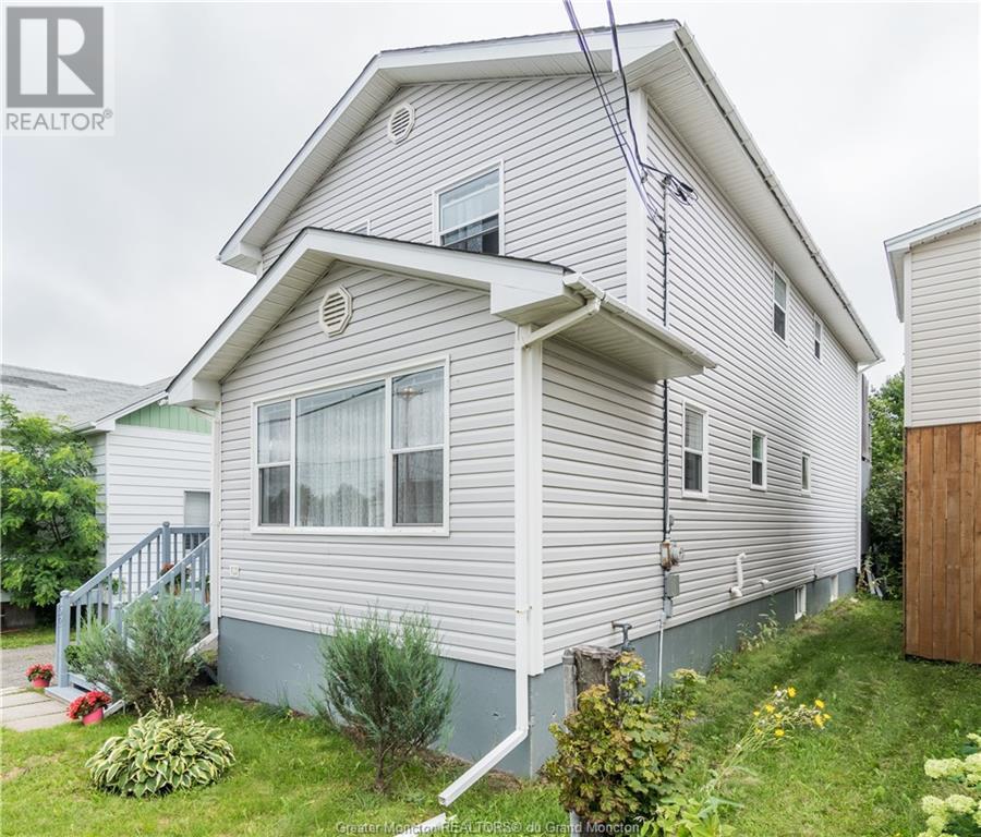 52 Salisbury Rd, Moncton, New Brunswick  E1E 1A4 - Photo 1 - M157963