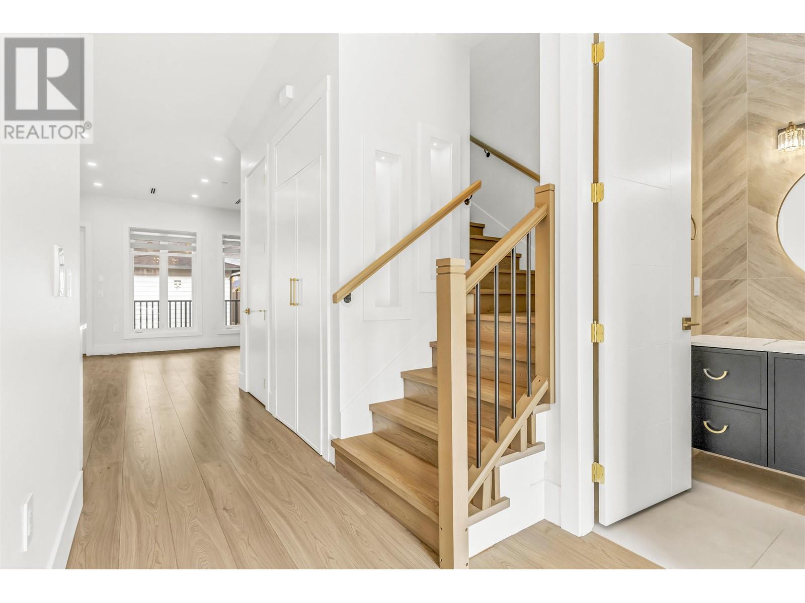 2323 Lobb Avenue, Port Coquitlam, British Columbia  V3C 1M7 - Photo 4 - R2859323