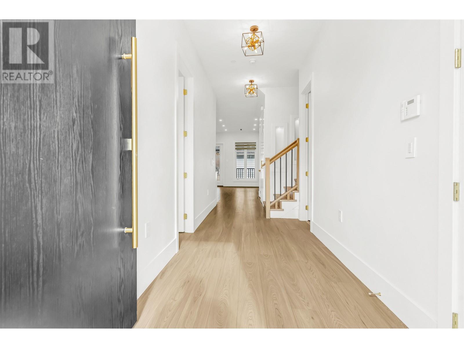 2323 Lobb Avenue, Port Coquitlam, British Columbia  V3C 1M7 - Photo 3 - R2859323