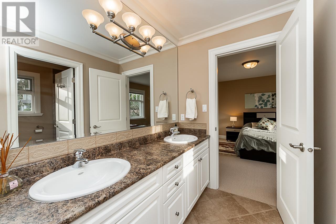 5845 Braemar Avenue, Burnaby, British Columbia  V5E 3L4 - Photo 33 - R2859540