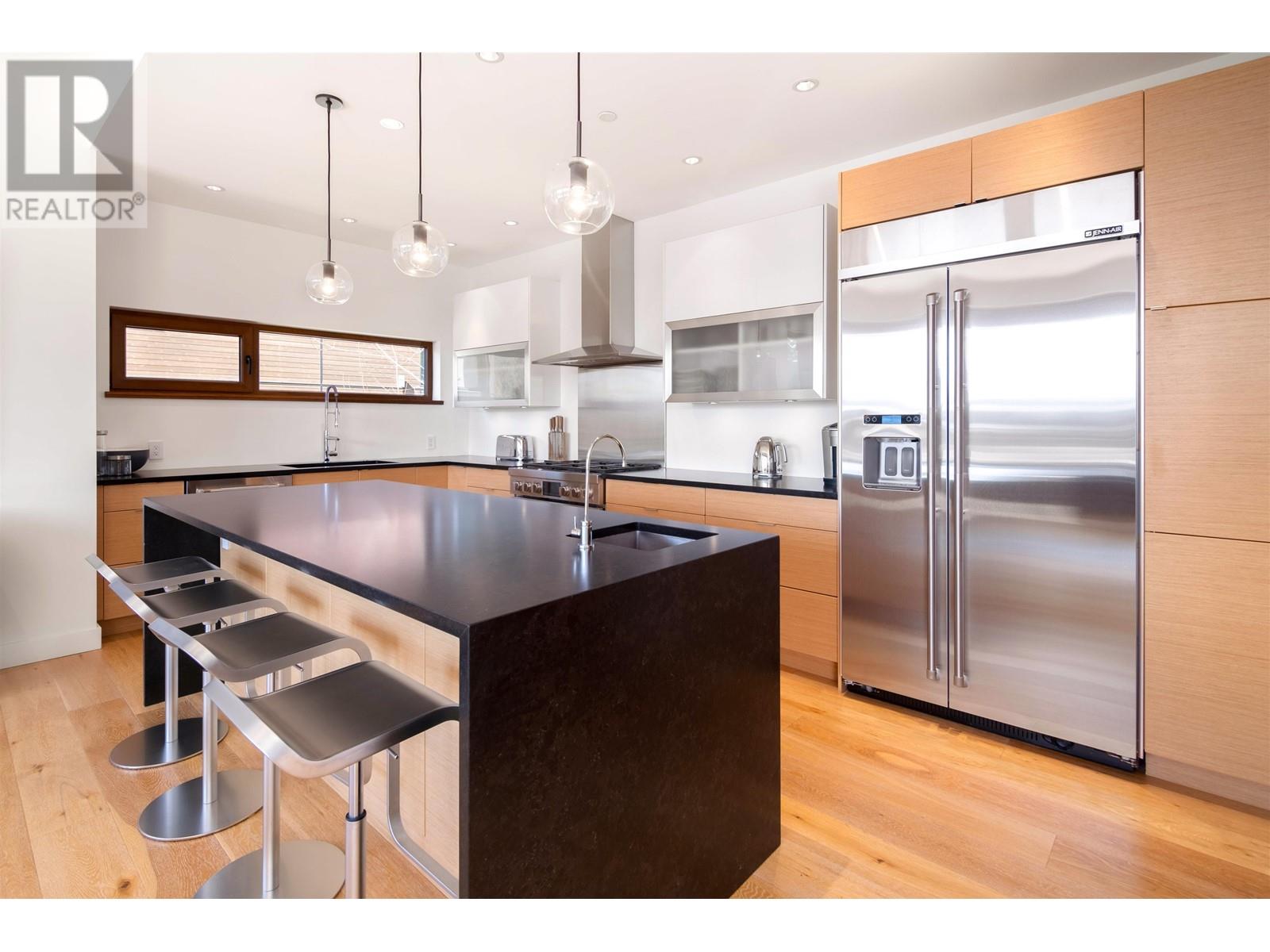 8505 Ashleigh Mcivor Drive, Whistler, British Columbia  V8E 1L9 - Photo 7 - R2859551