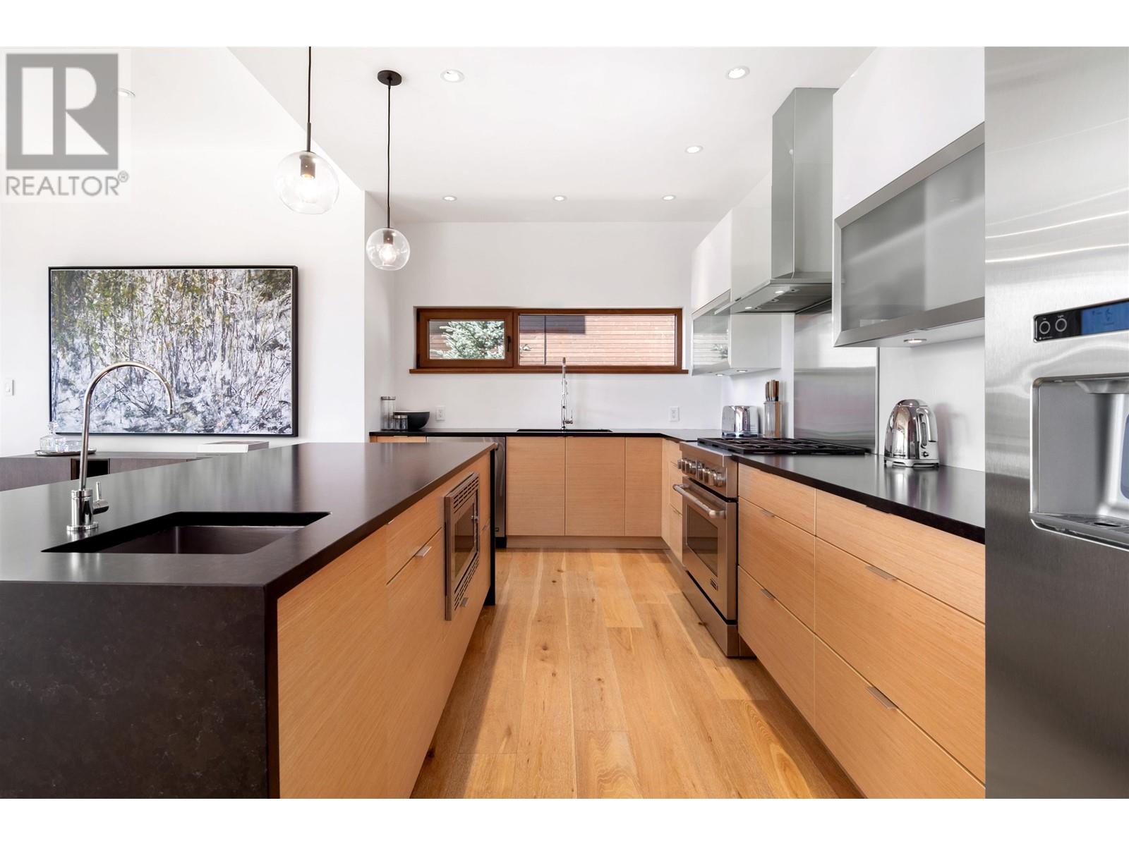 8505 Ashleigh Mcivor Drive, Whistler, British Columbia  V8E 1L9 - Photo 8 - R2859551