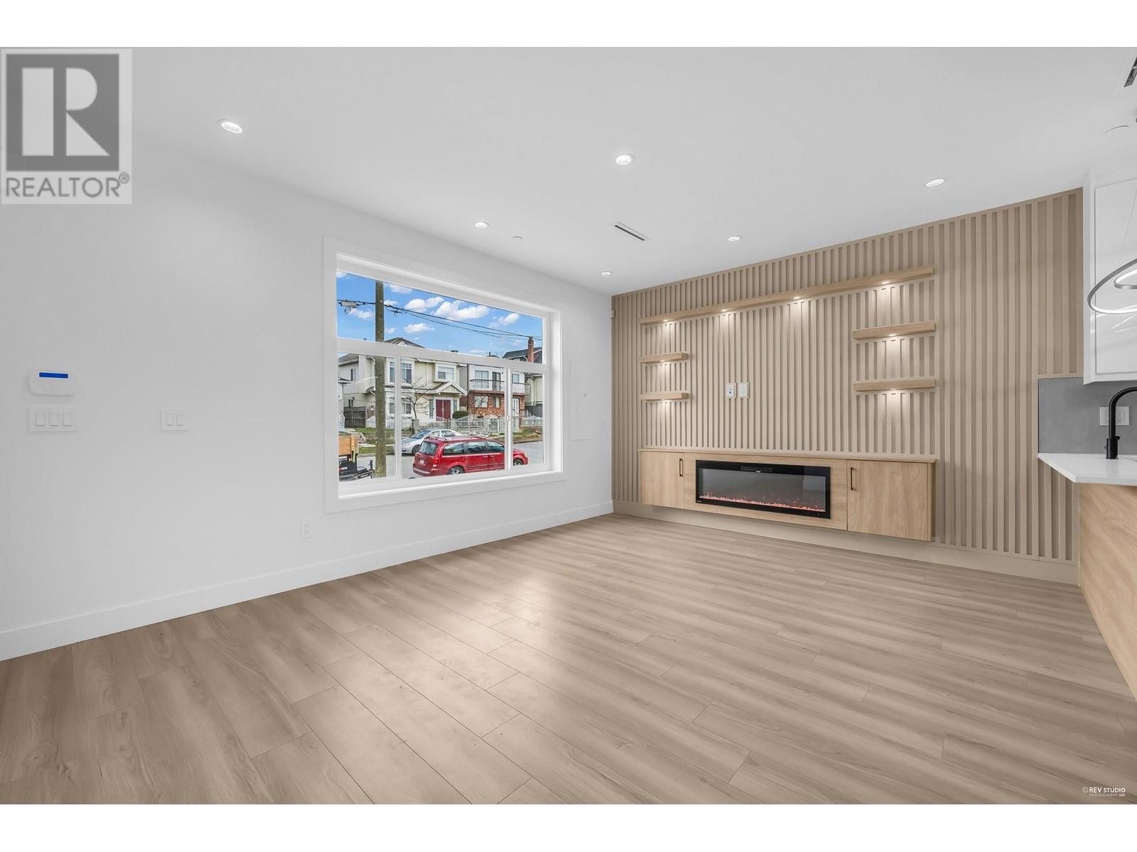 1 762 East 60th Avenue, Vancouver, British Columbia  V5X 2A4 - Photo 3 - R2859673