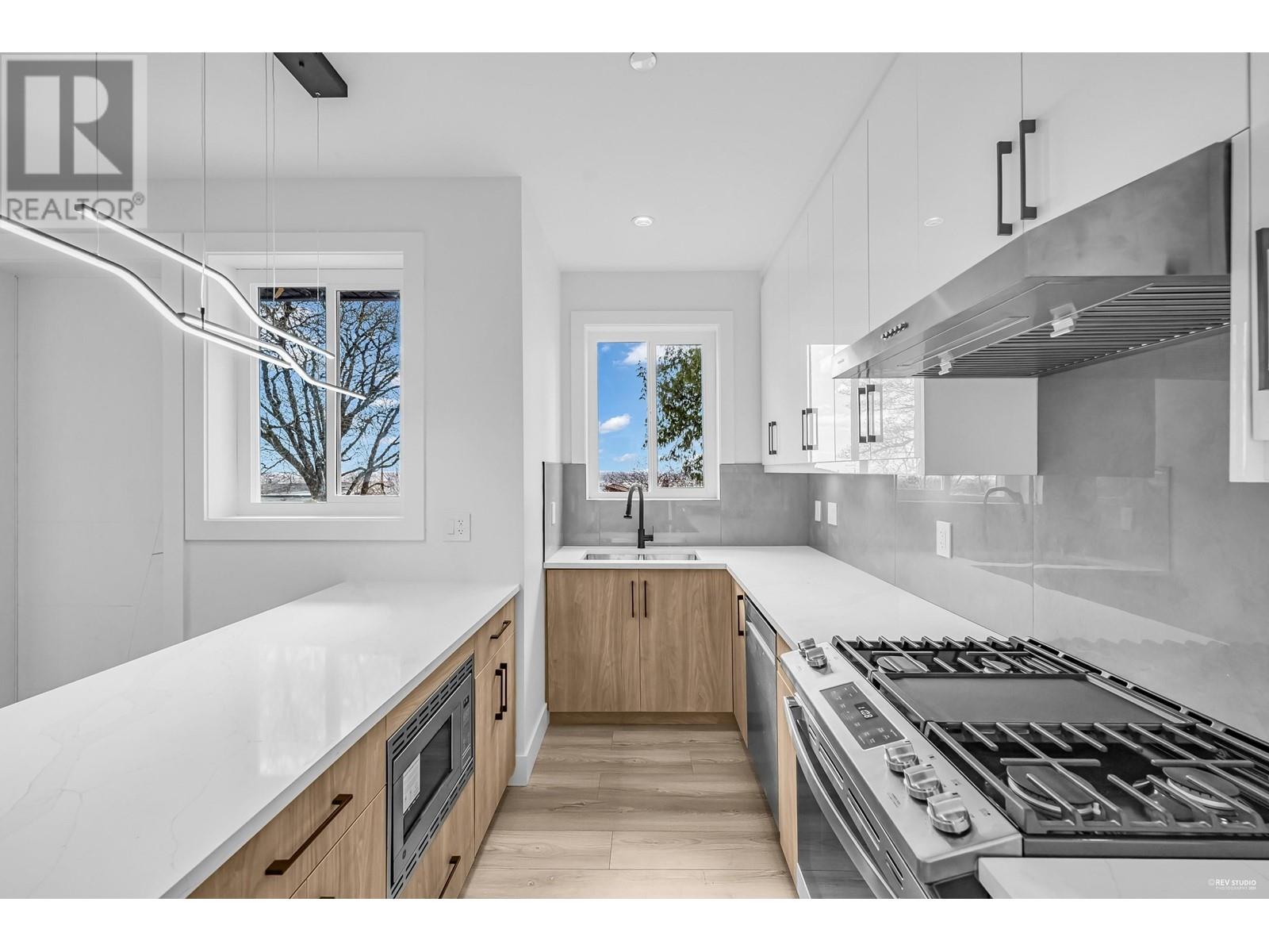 2 762 East 60th Avenue, Vancouver, British Columbia  V5X 2A4 - Photo 10 - R2859674