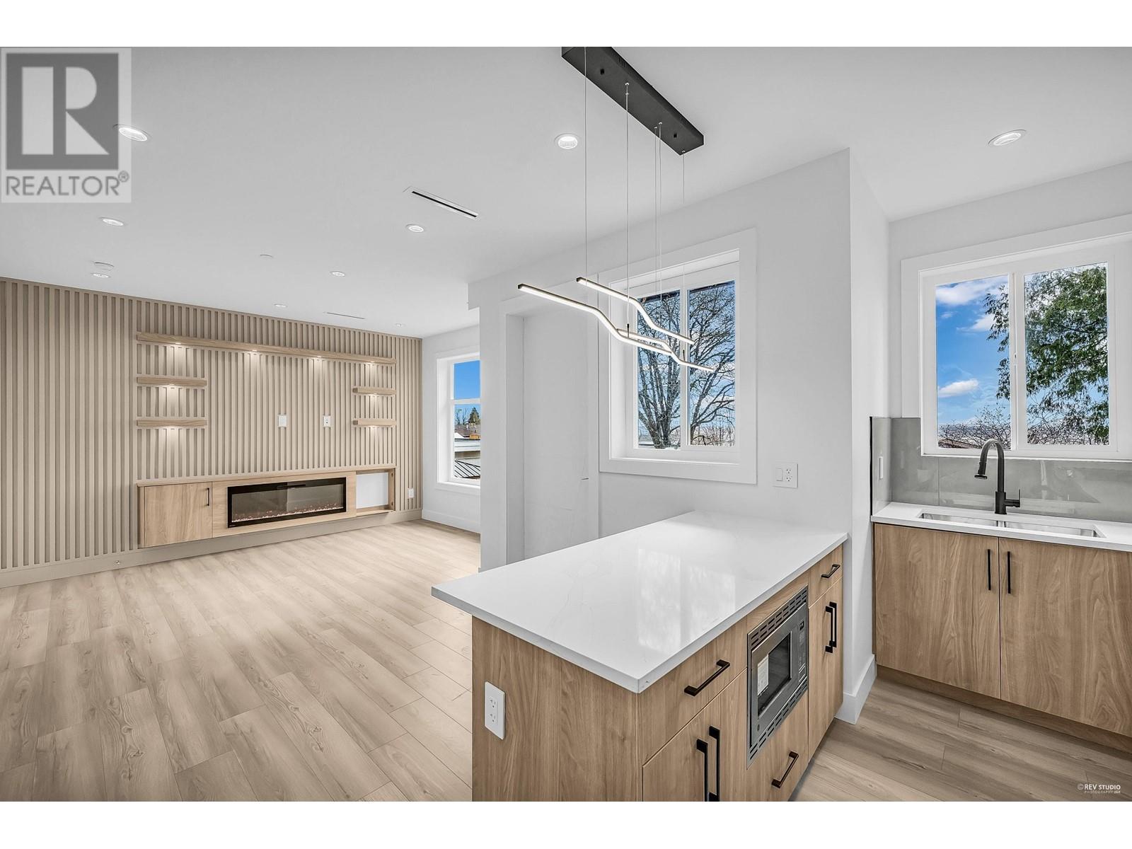 2 762 East 60th Avenue, Vancouver, British Columbia  V5X 2A4 - Photo 11 - R2859674