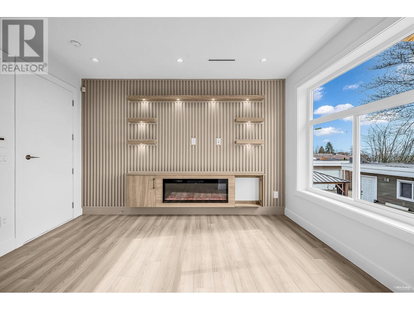 2 762 East 60th Avenue, Vancouver, British Columbia  V5X 2A4 - Photo 4 - R2859674
