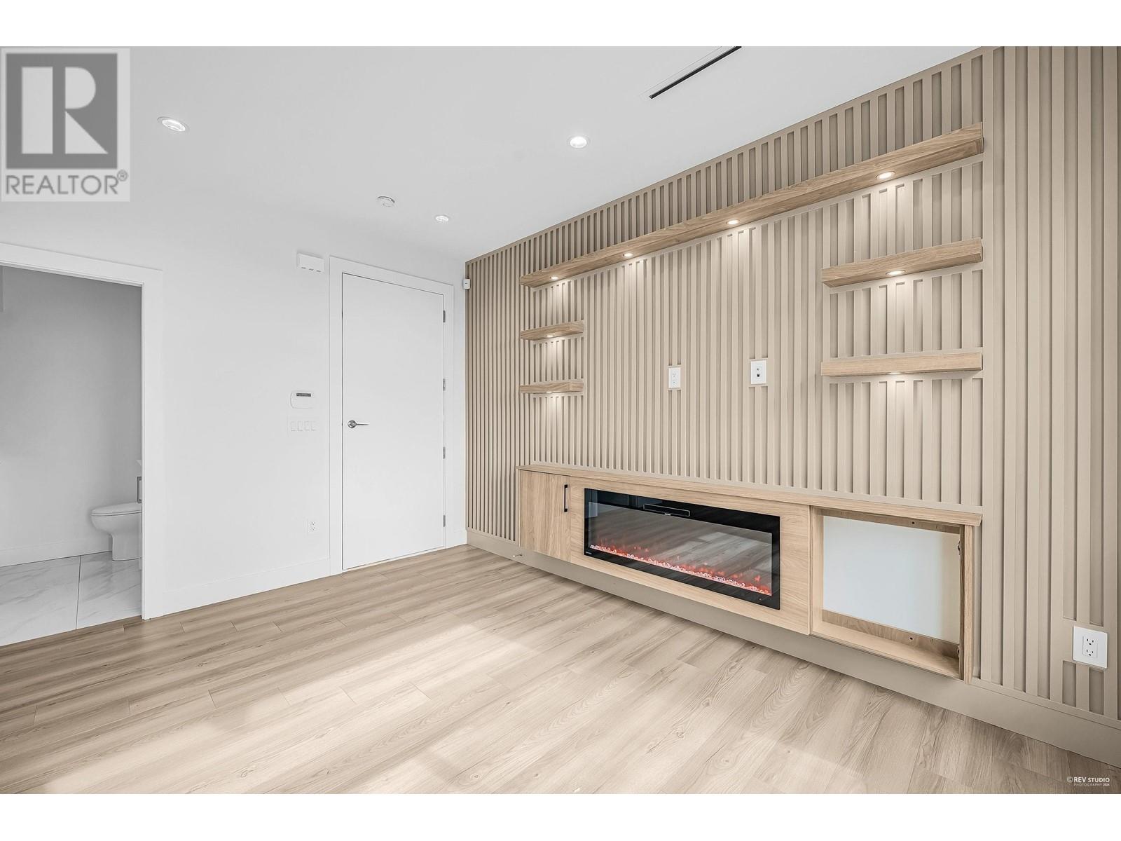 2 762 East 60th Avenue, Vancouver, British Columbia  V5X 2A4 - Photo 5 - R2859674