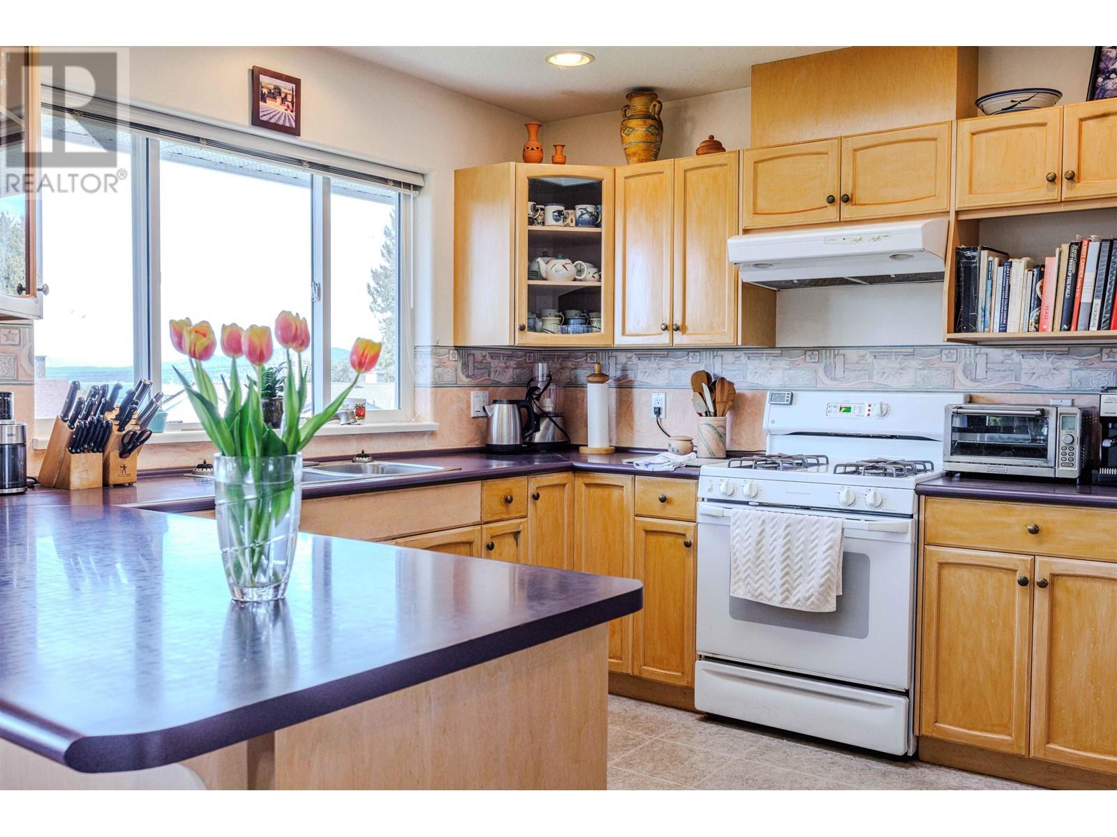 4757 Tamarack Place, Sechelt, British Columbia  V7Z 0E8 - Photo 9 - R2859690