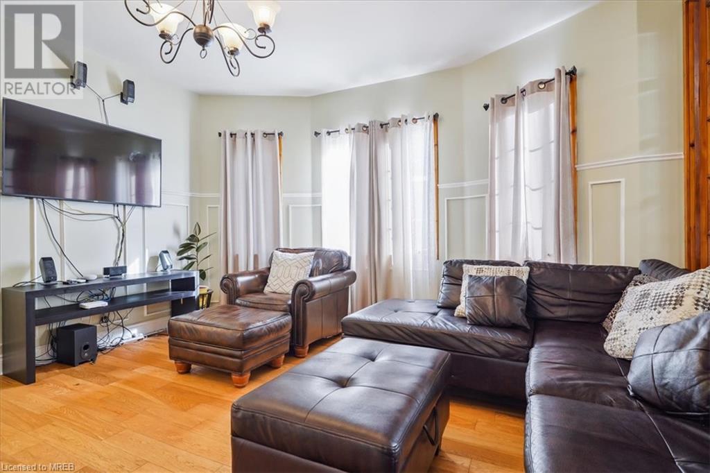 6311 Barker Street, Niagara Falls, Ontario  L2G 1Y6 - Photo 7 - 40554555