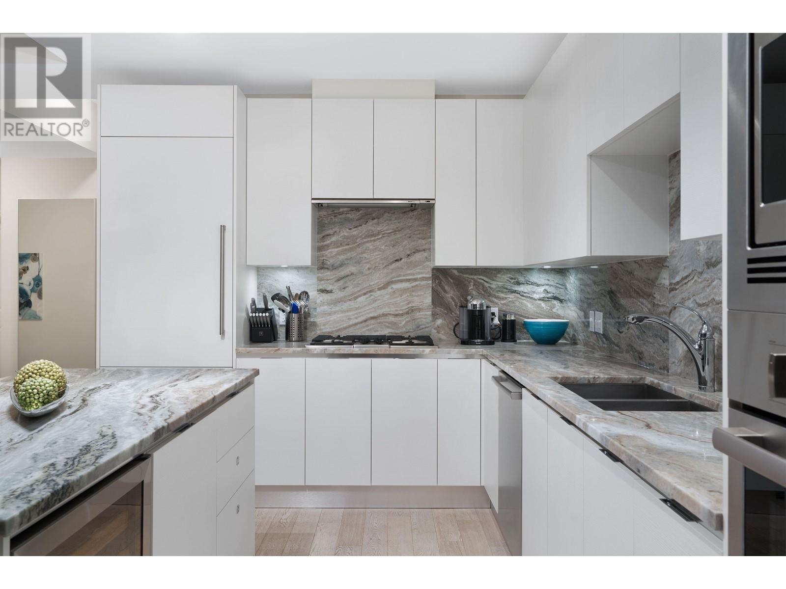 Ph3 175 Victory Ship Way, North Vancouver, British Columbia  V7L 0G1 - Photo 25 - R2857297