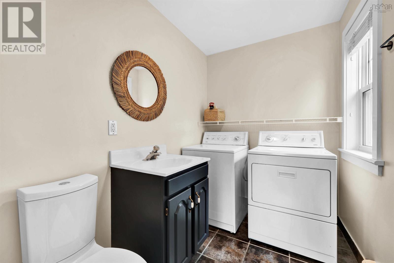 39 Pleasant Street, Chester, Nova Scotia  B0J 1J0 - Photo 14 - 202404691