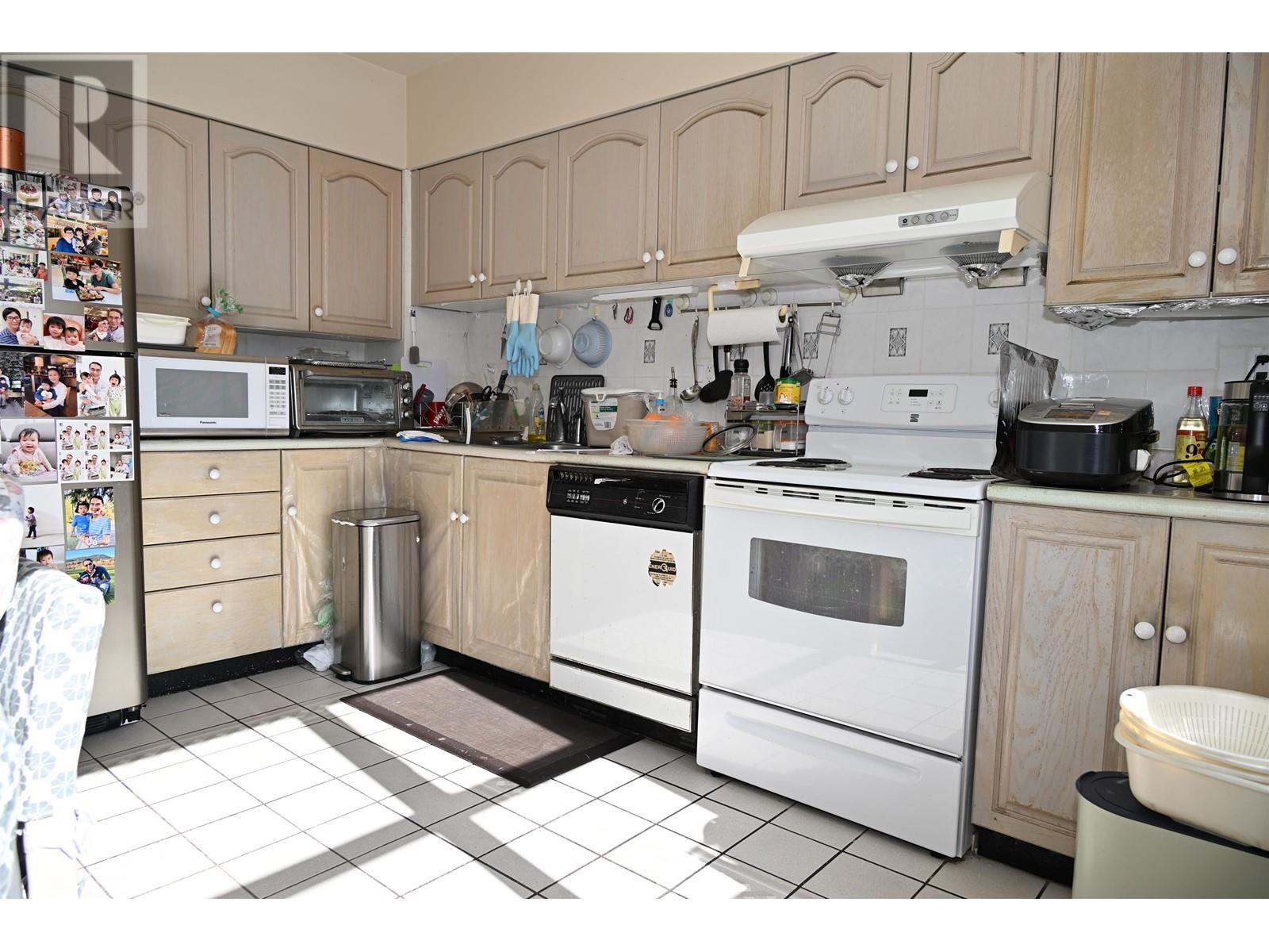 606 5885 Olive Avenue, Burnaby, British Columbia  V5H 4N8 - Photo 11 - R2859761