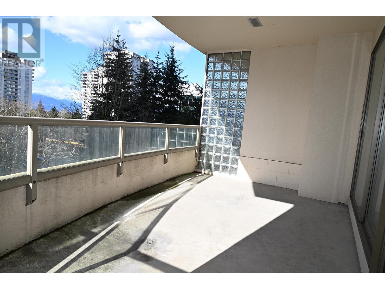 606 5885 Olive Avenue, Burnaby, British Columbia  V5H 4N8 - Photo 12 - R2859761