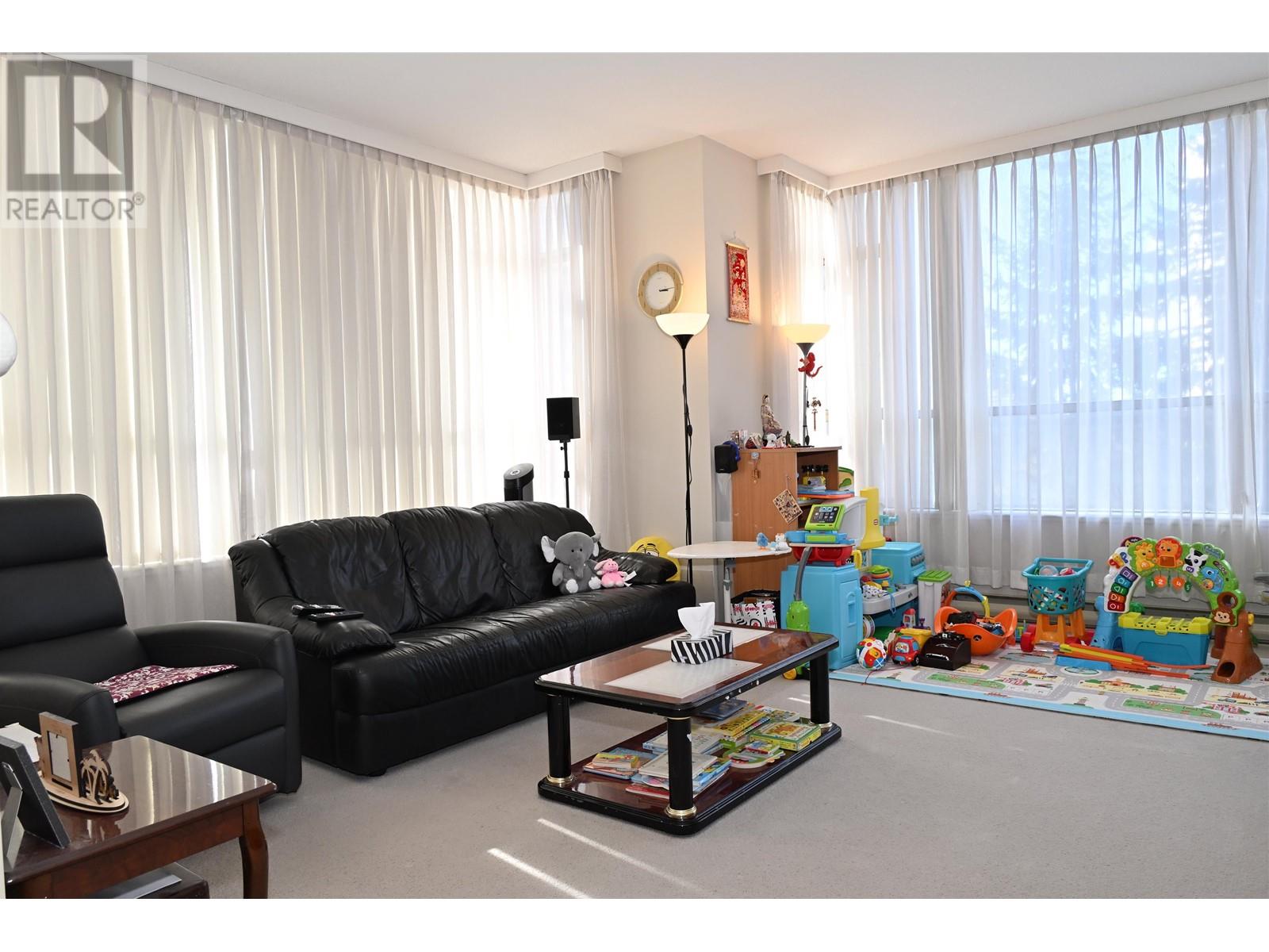 606 5885 Olive Avenue, Burnaby, British Columbia  V5H 4N8 - Photo 2 - R2859761