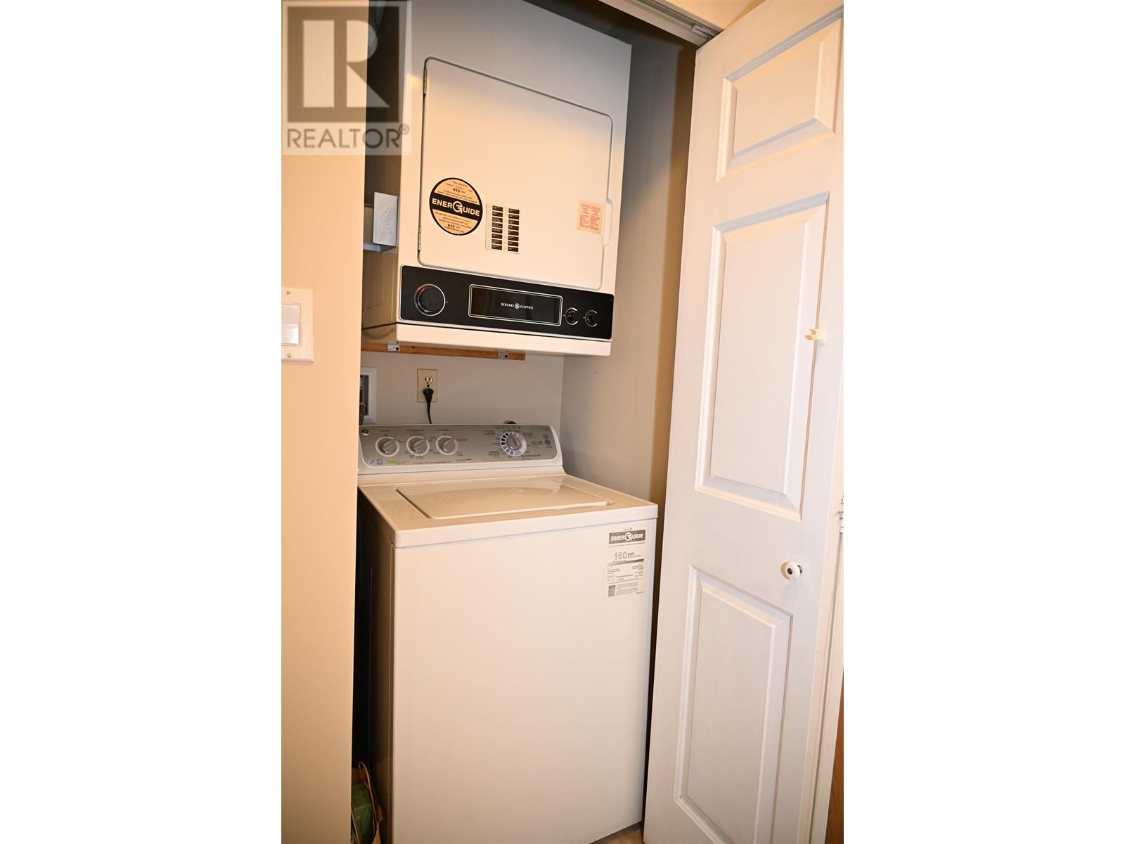 606 5885 Olive Avenue, Burnaby, British Columbia  V5H 4N8 - Photo 9 - R2859761