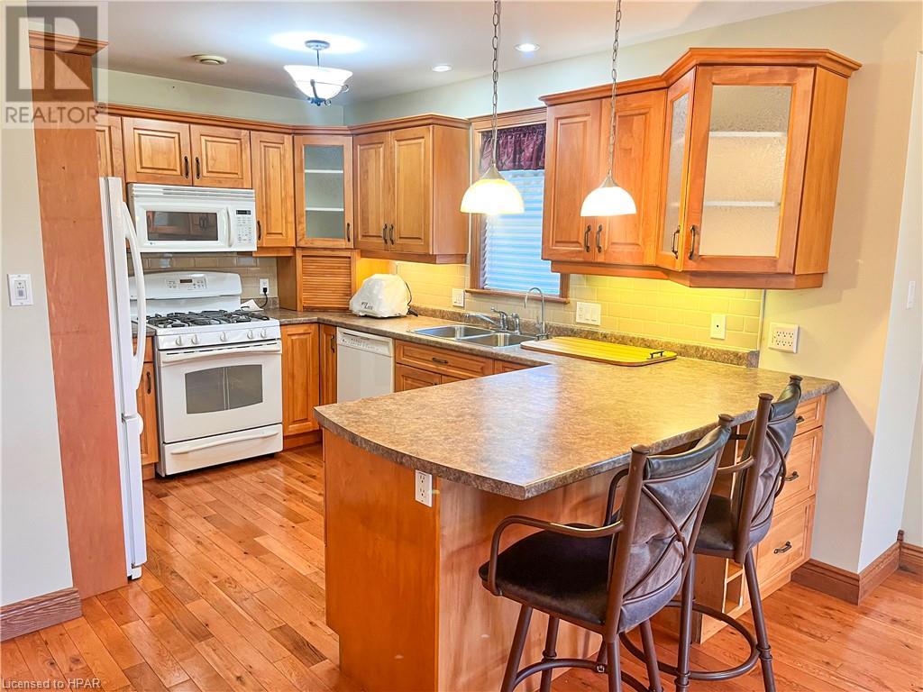 250 Bethune Crescent, Goderich, Ontario  N7A 4M6 - Photo 8 - 40554957