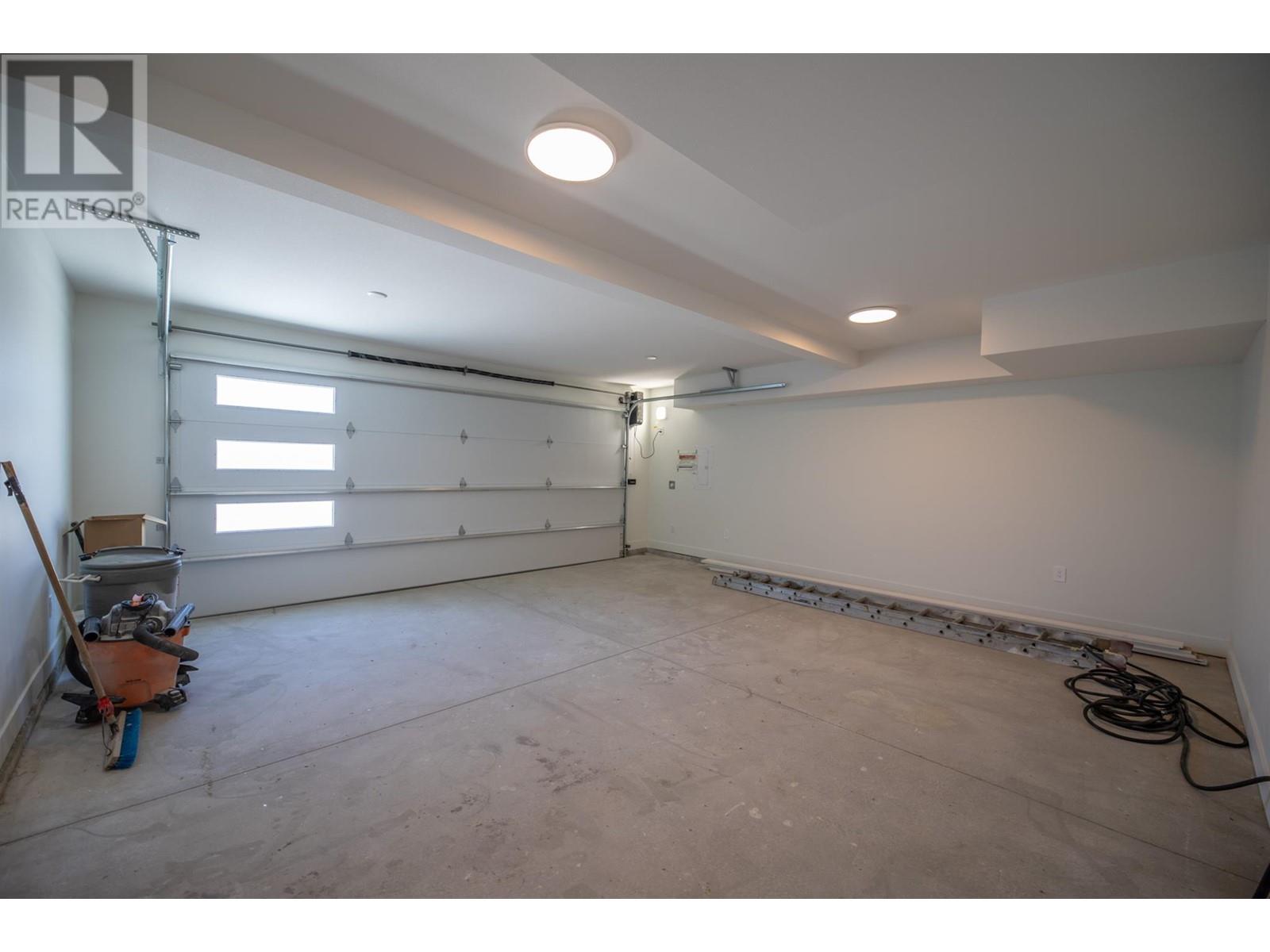 1724 Treffry Place Summerland Photo 40