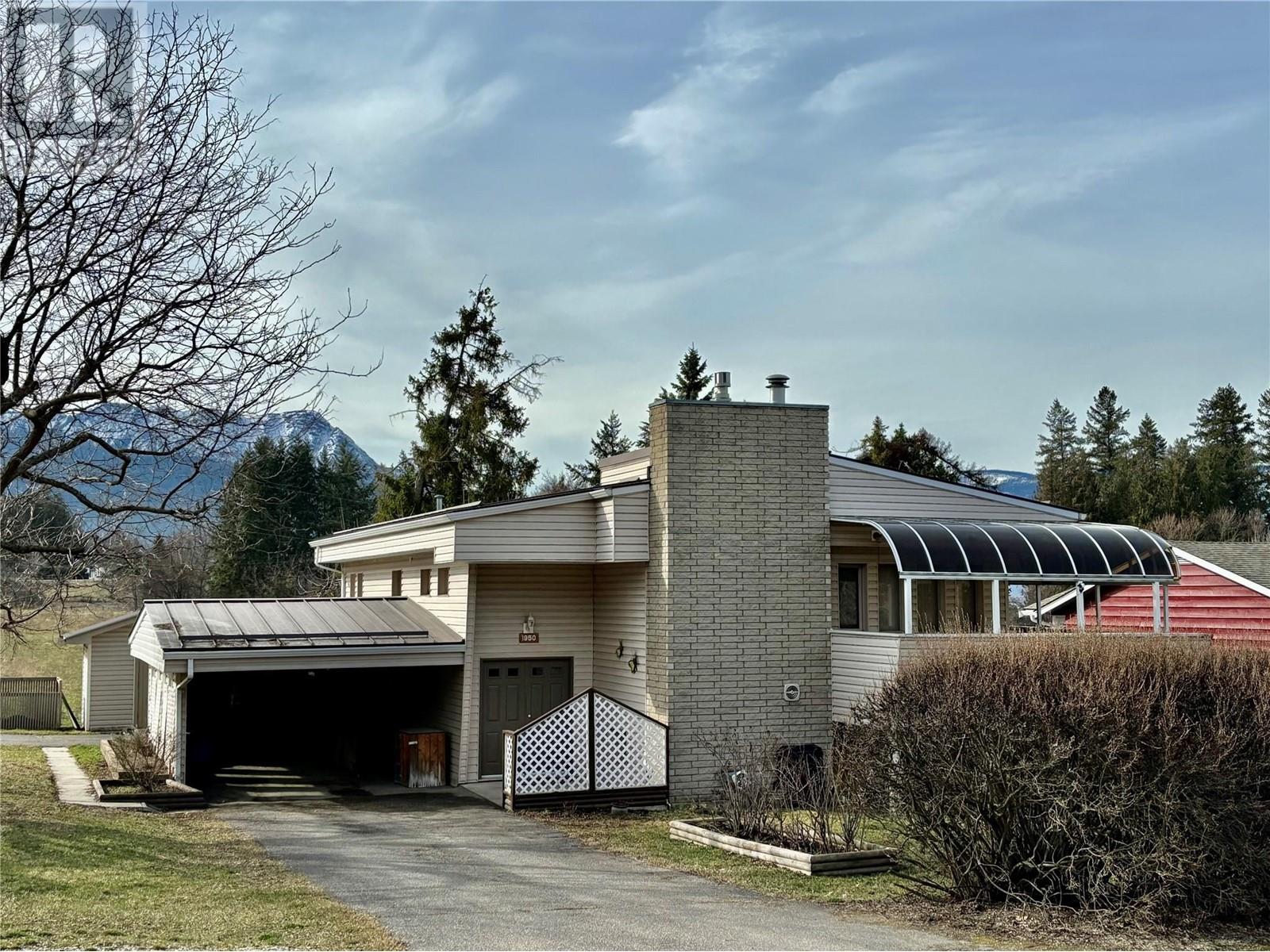 1950 27 Avenue Ne, Salmon Arm, British Columbia  V1E 3X4 - Photo 1 - 10307049