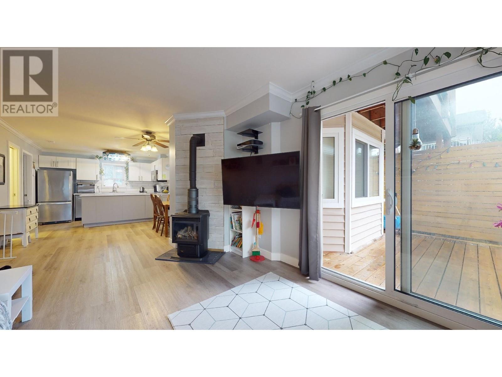 1009 Brothers Place, Squamish, British Columbia  V8B 0A1 - Photo 12 - R2859888