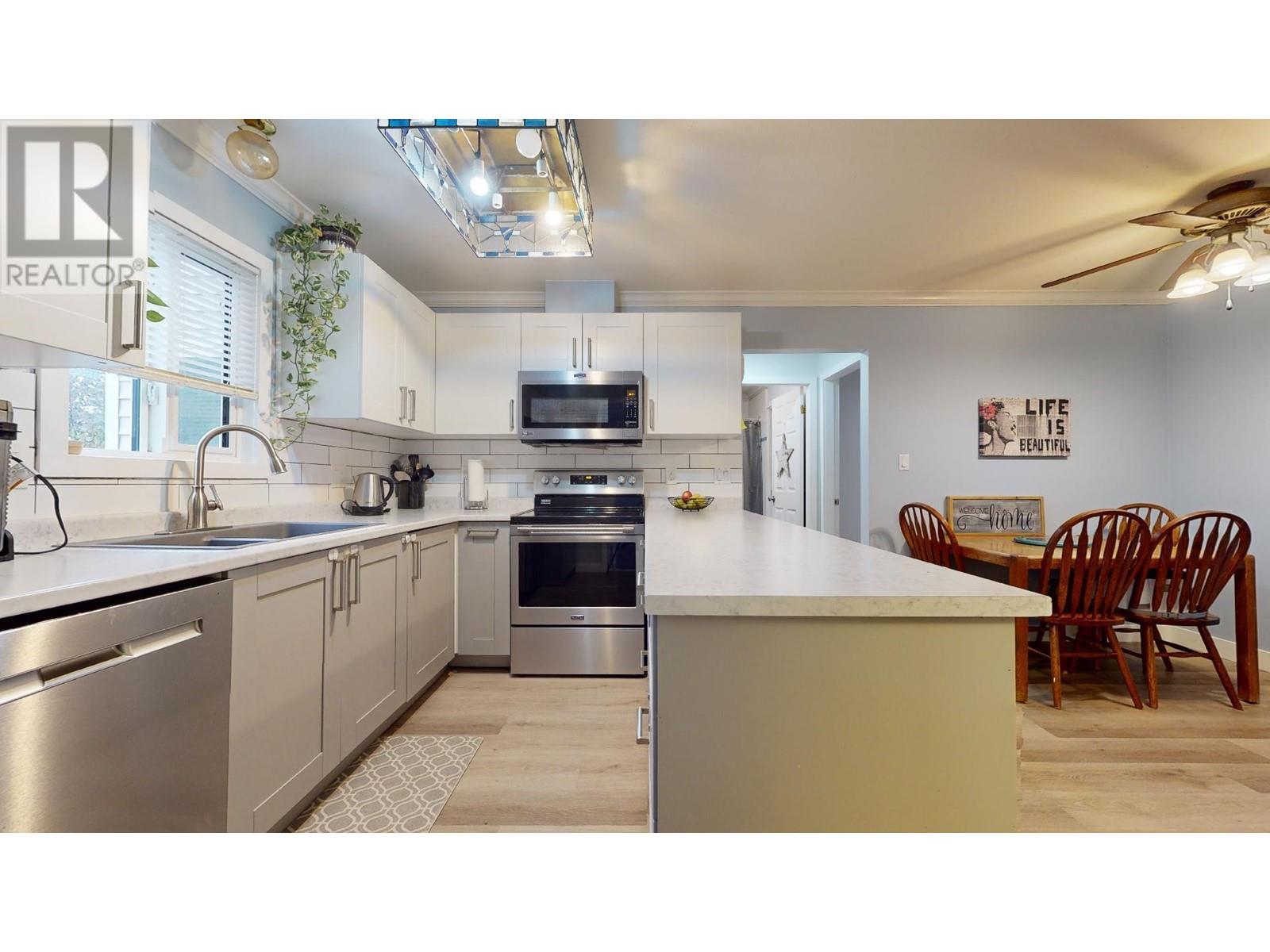 1009 Brothers Place, Squamish, British Columbia  V8B 0A1 - Photo 4 - R2859888