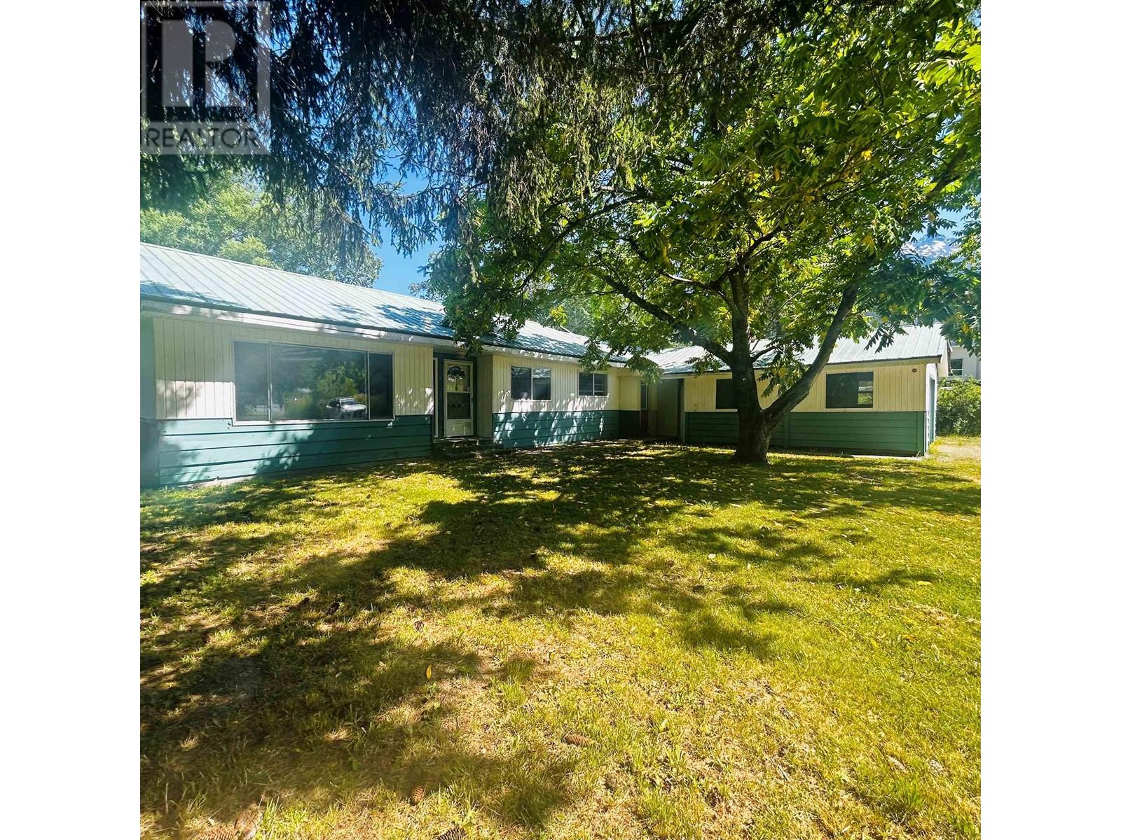 7402 Cottonwood Road, Pemberton, British Columbia  V0N 2L0 - Photo 1 - R2859880