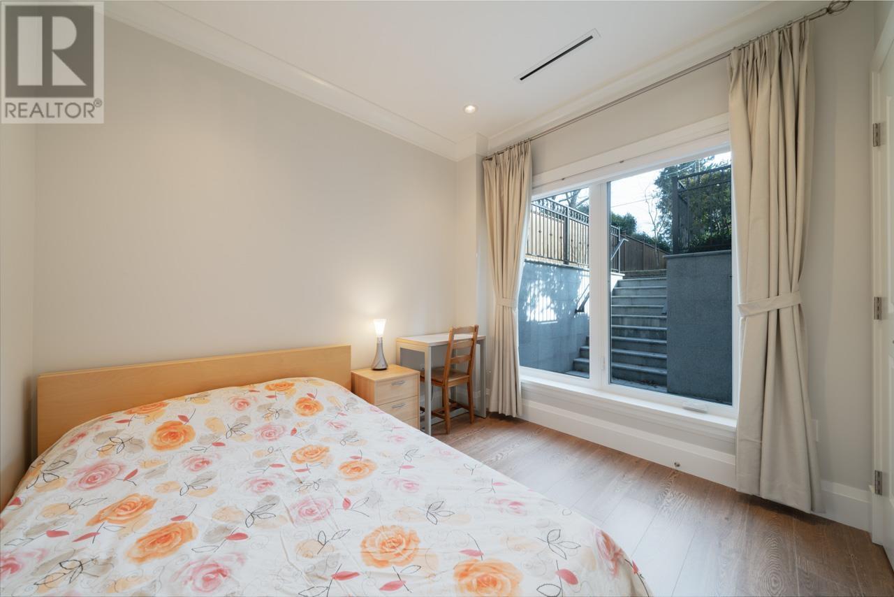 Listing Picture 24 of 32 : 3126 W 12TH AVENUE, Vancouver / 溫哥華 - 魯藝地產 Yvonne Lu Group - MLS Medallion Club Member