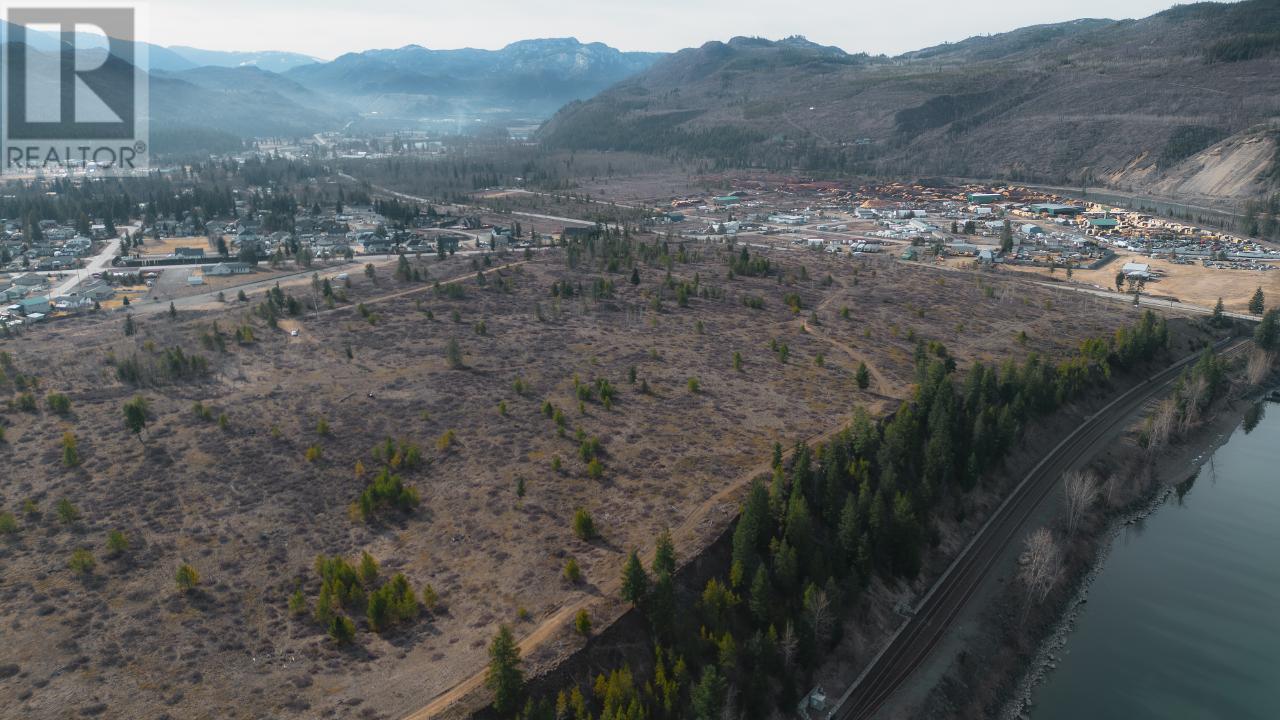 5088 Barriere Town Rd, Barriere, British Columbia  V0E 1E0 - Photo 5 - 177142