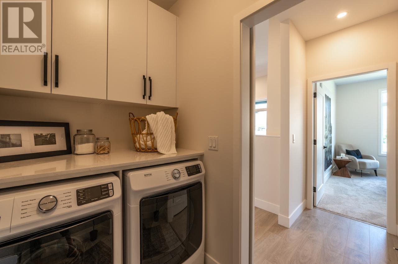 8000 VEDETTE Drive Unit# 27 Osoyoos