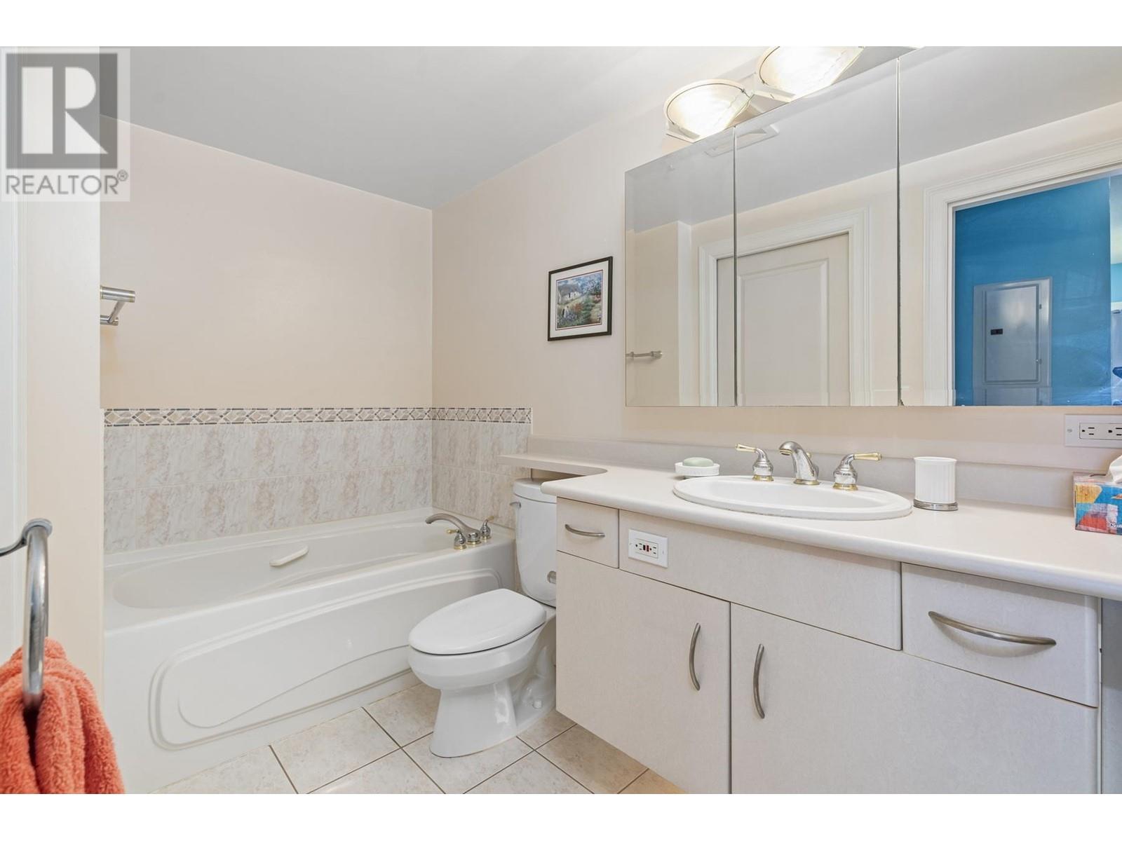502 588 16th Street, West Vancouver, British Columbia  V7V 3R7 - Photo 15 - R2859937
