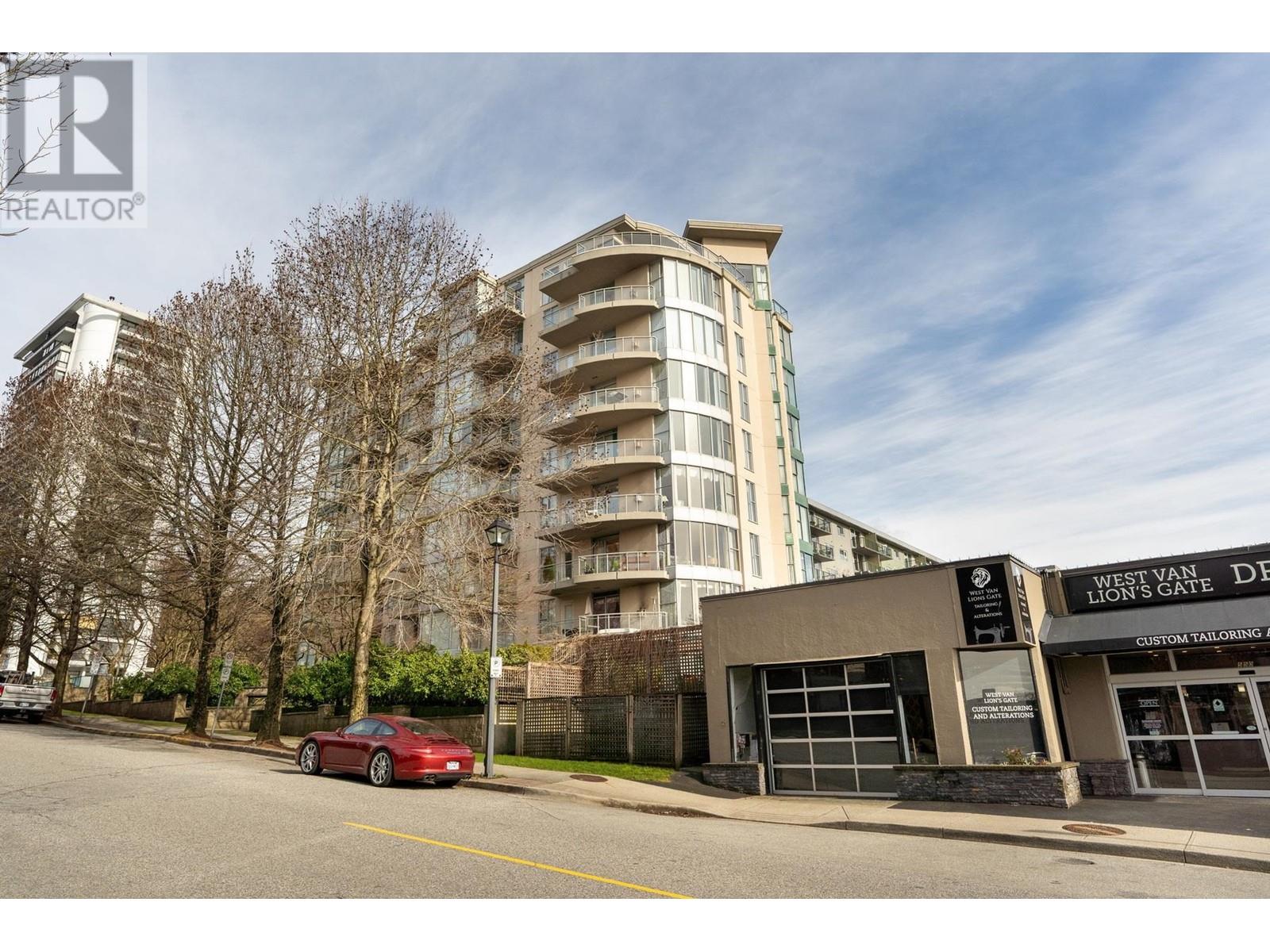 502 588 16th Street, West Vancouver, British Columbia  V7V 3R7 - Photo 2 - R2859937
