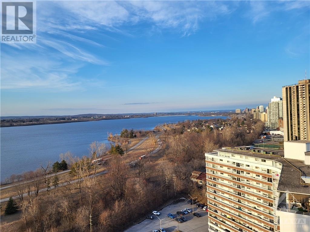 1081 AMBLESIDE DRIVE UNIT#1902 Ottawa