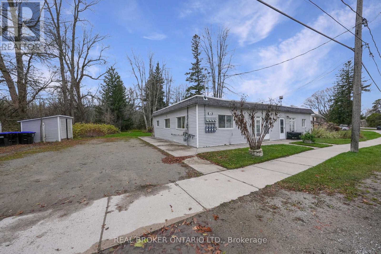 54 Coldwater Rd, Tay, Ontario  L0K 2C0 - Photo 1 - S8147132
