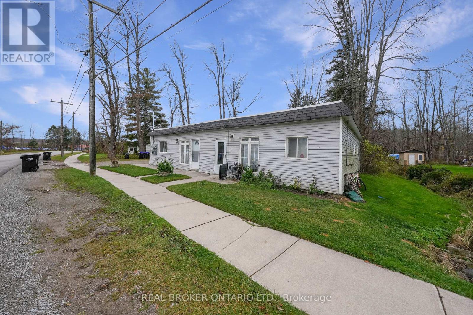 54 Coldwater Road, Tay, Ontario  L0K 2C0 - Photo 3 - S8147132
