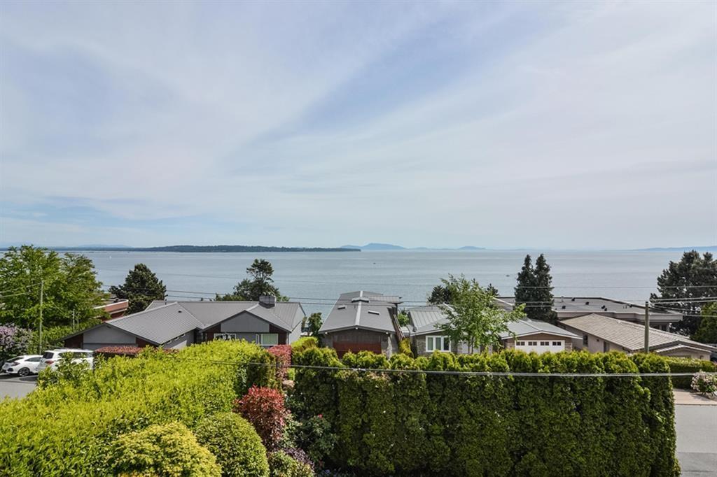 Listing Picture 5 of 36 : 14371 SUNSET DRIVE, White Rock - 魯藝地產 Yvonne Lu Group - MLS Medallion Club Member