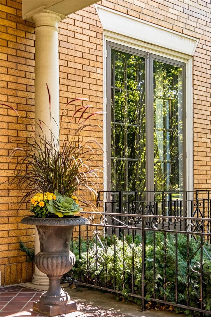 3 Ravenscliffe Avenue, Hamilton, Ontario  L8P 3M3 - Photo 2 - H4187978